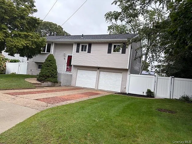 4 bed, 2.0 bath, 1750 sqft, $4,500 — Photo 4
