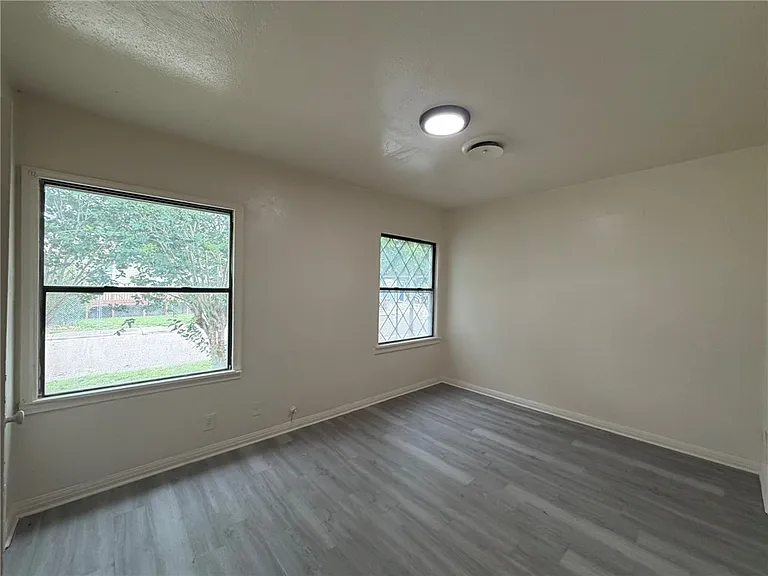 2041 Harvard St — Photo 5