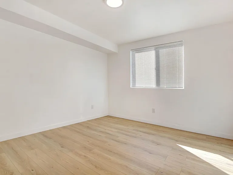 2439 Malabar St — Photo 5