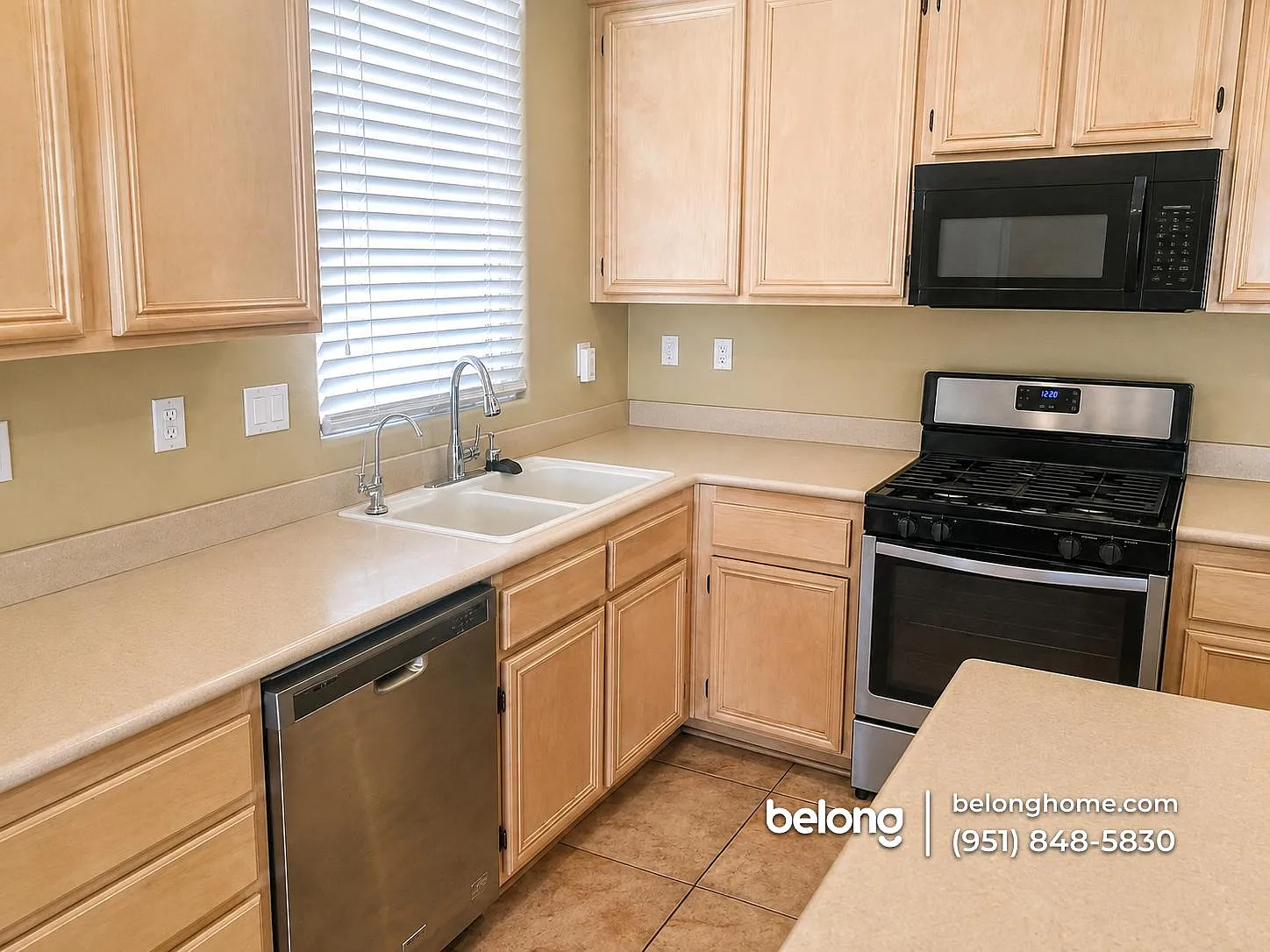 5 bed, 3.0 bath, 2487 sqft, $2,850 — Photo 2
