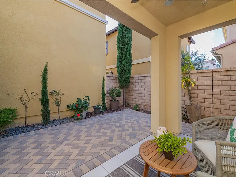 48 Mariposa — Photo 19