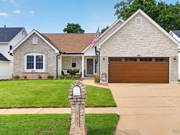 1067 Autumn Oaks Dr, Imperial, MO 63052