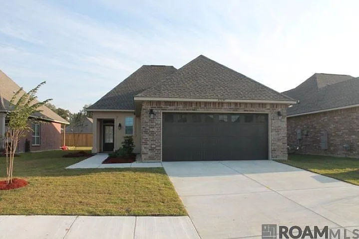 37237 Market Place Dr — Photo 1