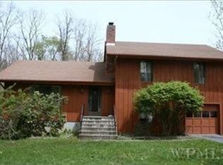 51 Woodlake Dr, Croton On Hudson, NY 10520