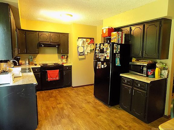 3rd image of 201 Kelly Dr