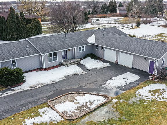 2nd image of 17744 Foxboro Ln