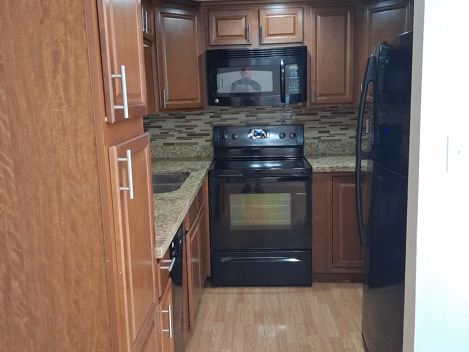 2 bed, 1.5 bath, 972 sqft, $1,447 — Photo 3