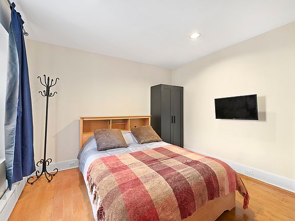 4th image of 25 W 83rd St APT 4R