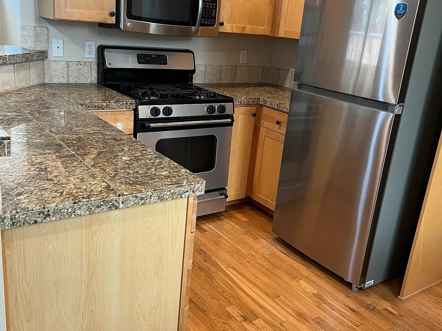 4 bed, 2.5 bath, 1729 sqft, $2,700 — Photo 4