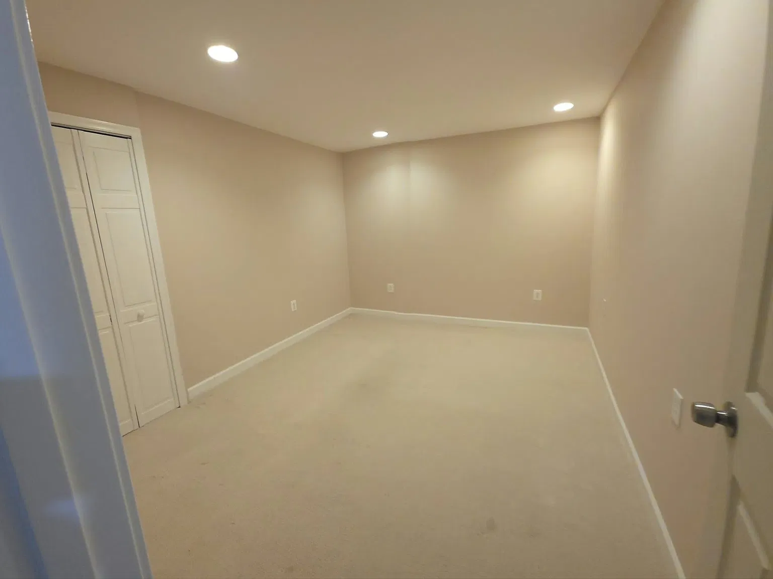 2 bed, 2920 sqft, $1,950 — Photo 2