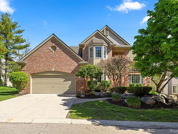 2nd image of 23395 Mission Ln