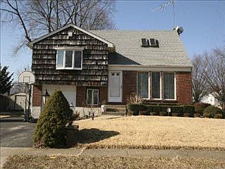 1st image of 19 Pearl Dr