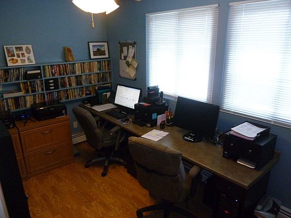 4th image of 422 Country Club Ln #422