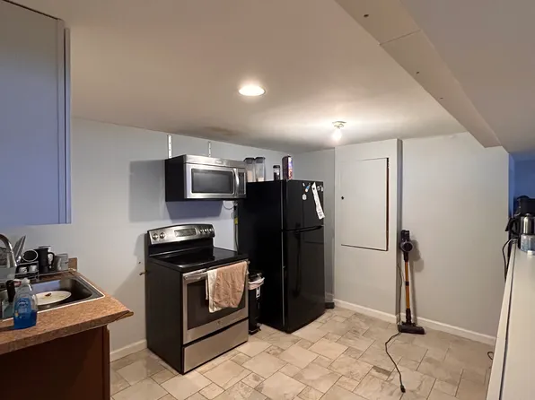 7408 Fairchild Dr, Alexandria, VA 22306