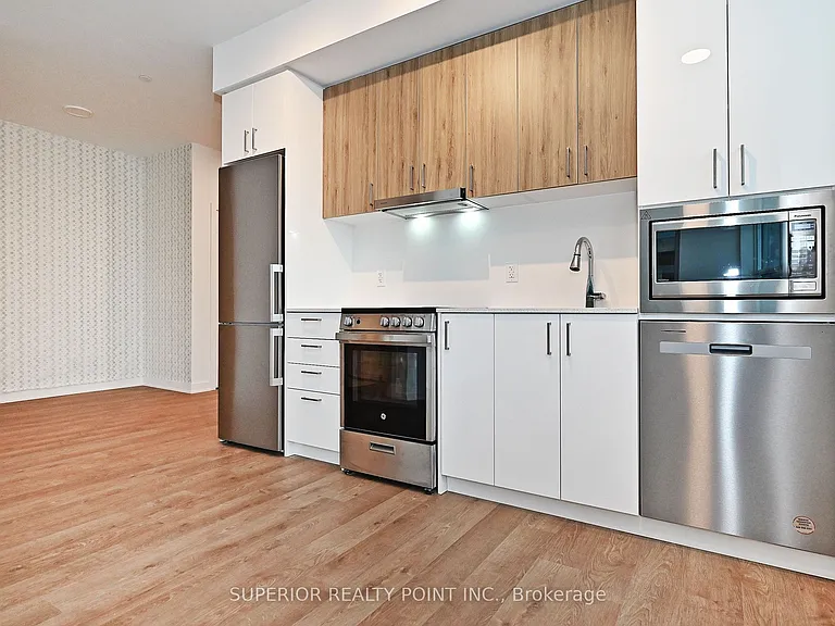 30 Upper Mall Way #A214 — Photo 16