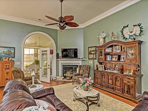 5th image of 919 Anson Ct