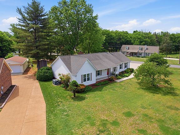 3rd image of 409 Ridgetop Dr