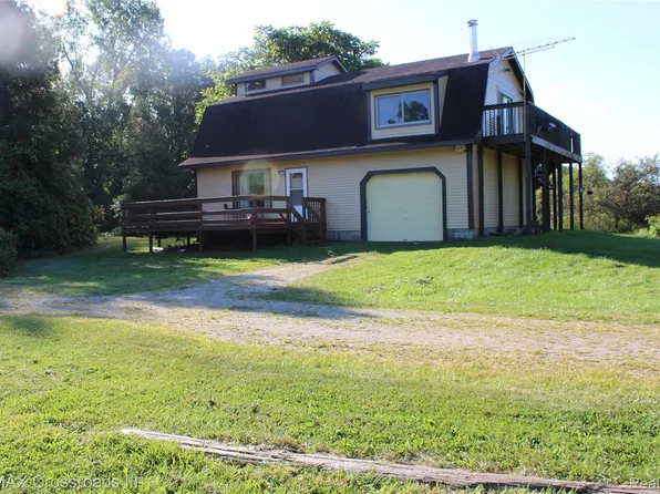 49765 Willis Rd, Belleville, MI 48111