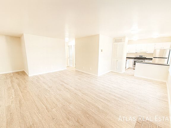 4th image of 1009 13th Ave Unit 309