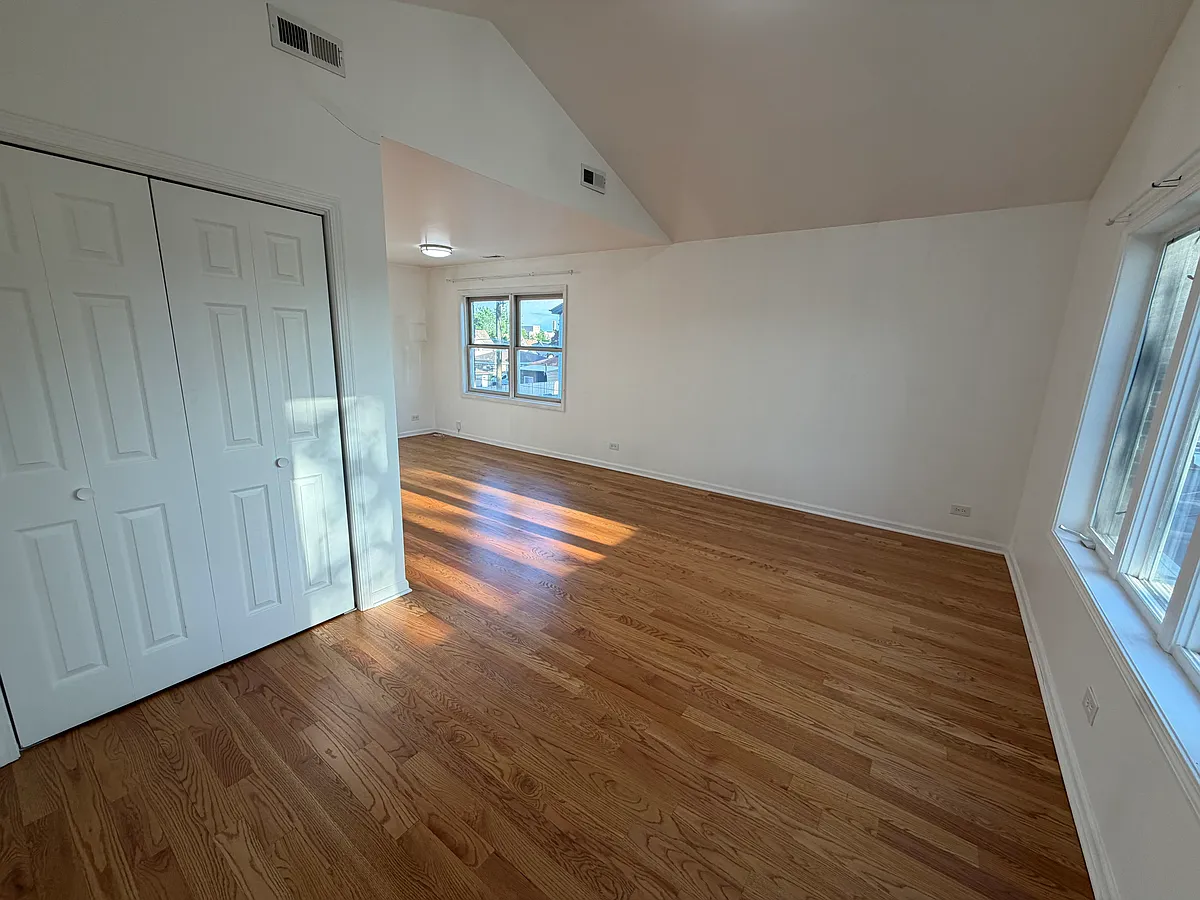 Building Photo - 2833 N Auxplaines Ave #3