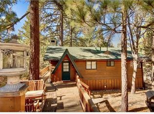 954 Chinook Rd, Fawnskin, CA 92333