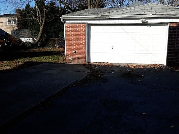 2nd image of 25519 87th Dr