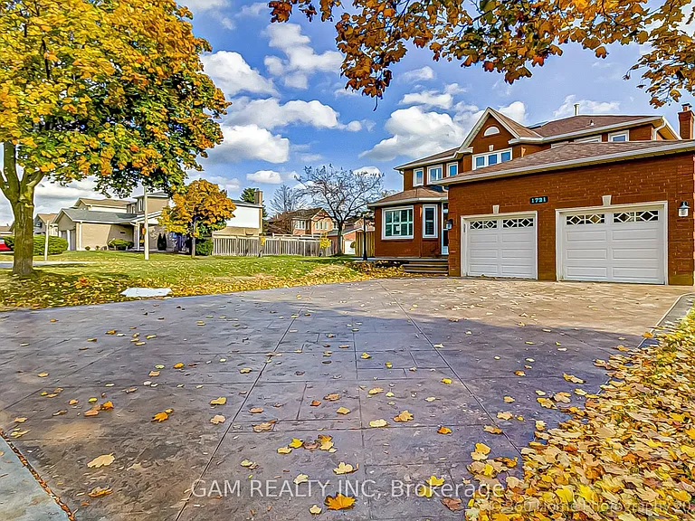 1721 Village View Pl #LOWER — Photo 2