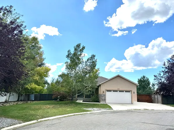 5325 S Bridle Cir, Oakley, UT 84055