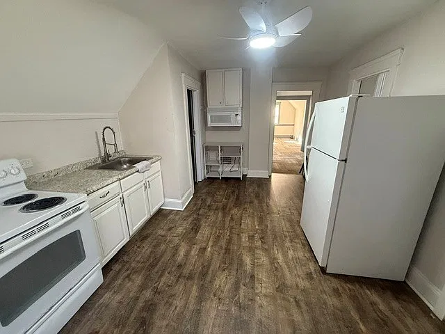 2 bed, 768 sqft, $1,300 — Photo 4