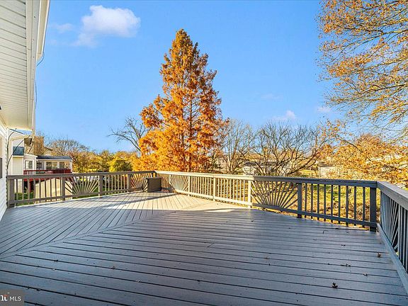 5th image of 9706 New Orchard Dr