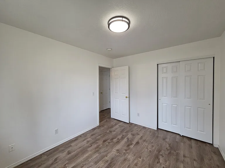 127 E Jadynn Ct — Photo 18
