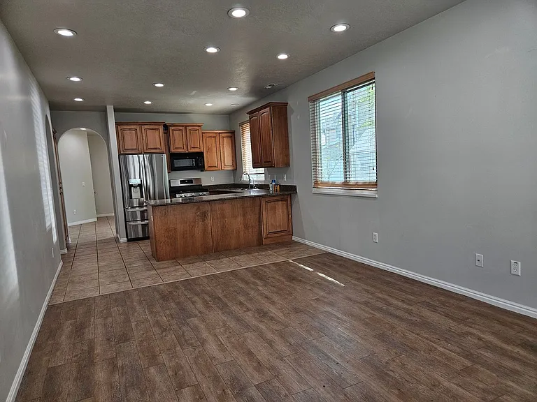 743 N Haworth Cir — Photo 20