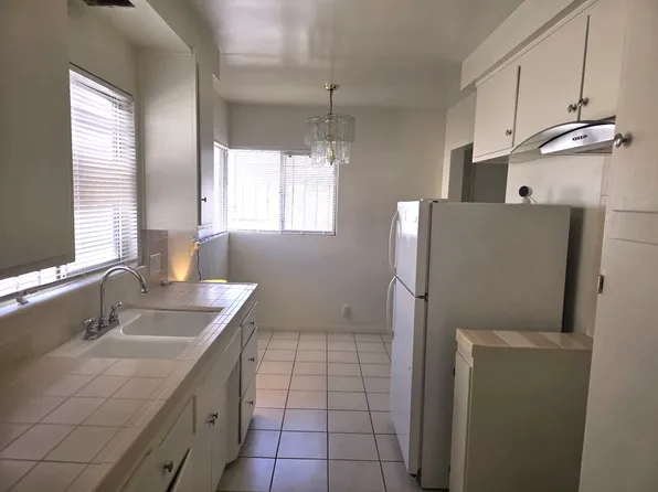 3745 W 109th St, Inglewood, CA 90303