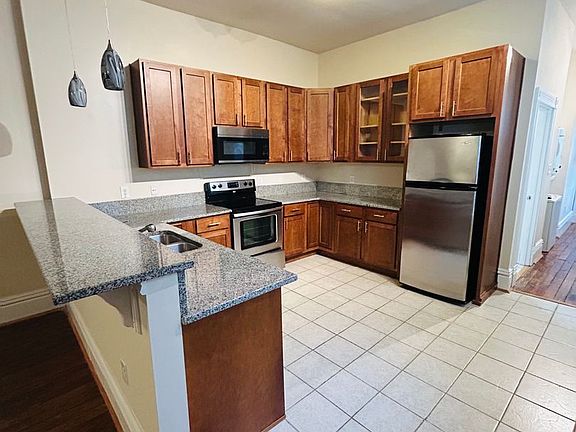 4th image of 519-521 N 30th St #519-1