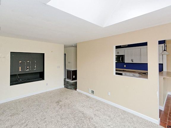 5th image of 47 Meadowlark Dr