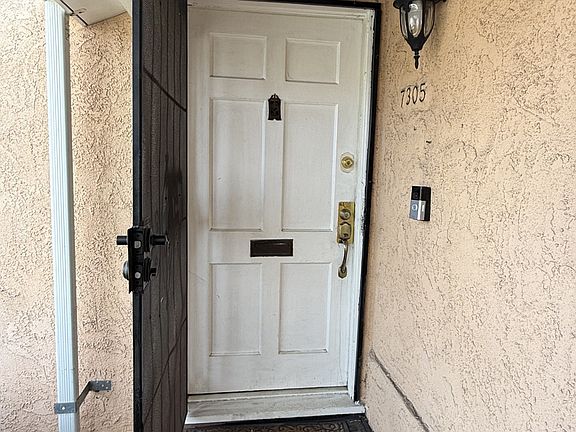 2nd image of 7305 S Saint Andrews Pl
