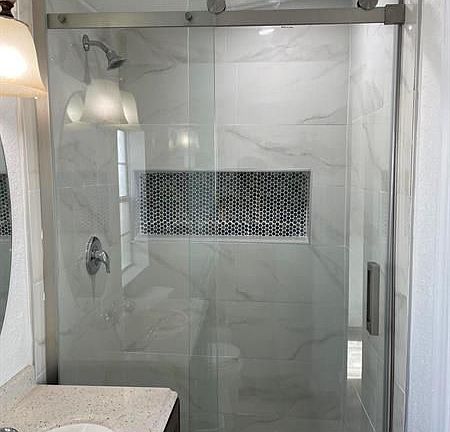 4th image of 825 W 3rd St #4