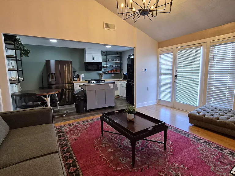 2118 Oakdale St #3 — Photo 1