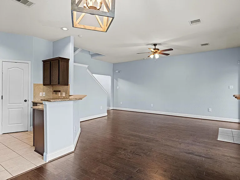 5102 Hardy St — Photo 10