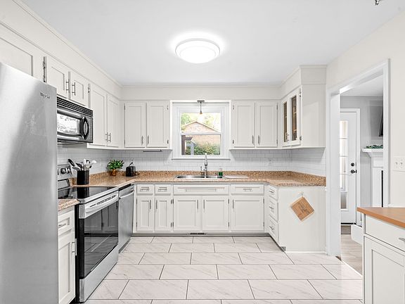 2nd image of 216 Millstone Cir