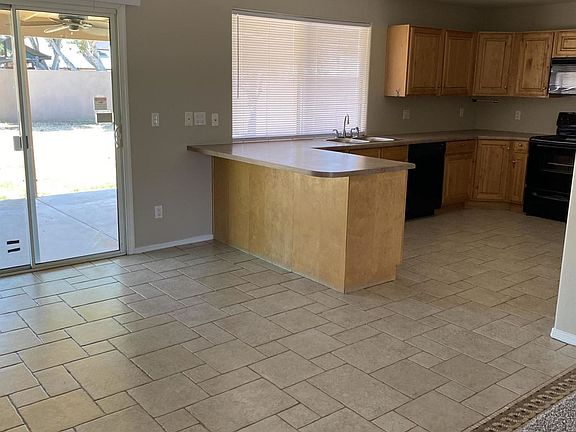 5th image of 7933 E Gale Ave