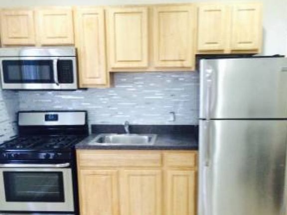 4th image of 2529 46th St