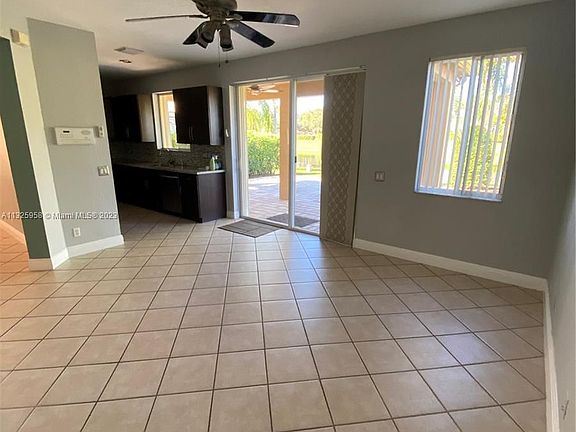 4th image of 872 Golden Cane Dr