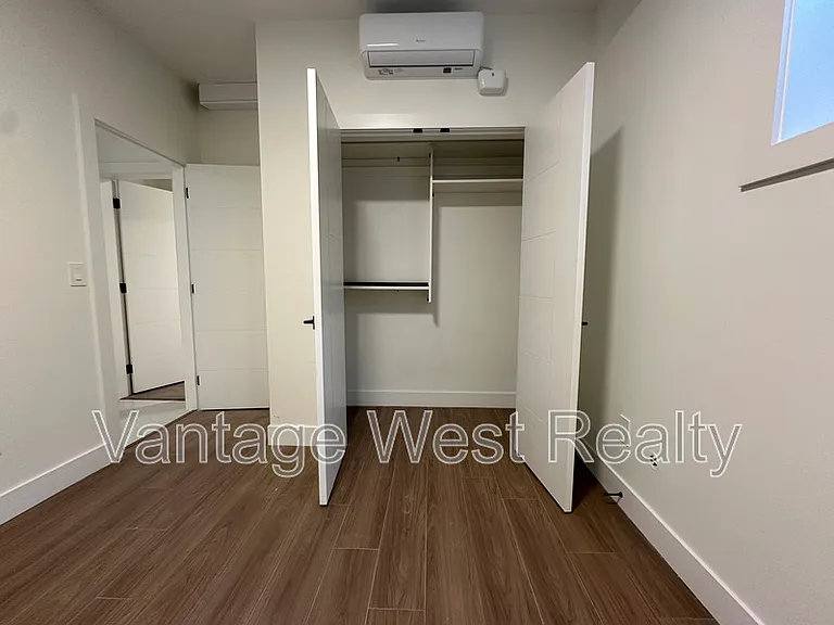 3757B Astoria Dr — Photo 9