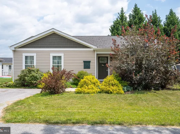 325 Athletic St, Martinsburg, WV 25403