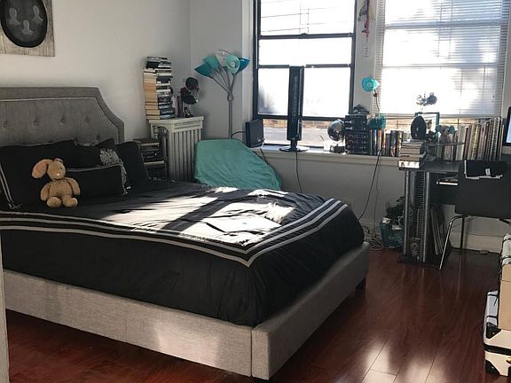 5th image of 525 W Arlington Pl APT 251