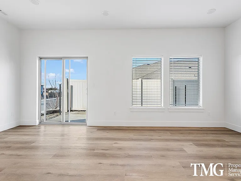 Vintage Park Townhomes — Photo 60
