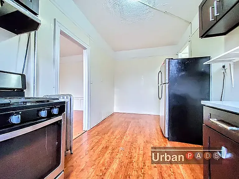 531 Bristol St #6 — Photo 6