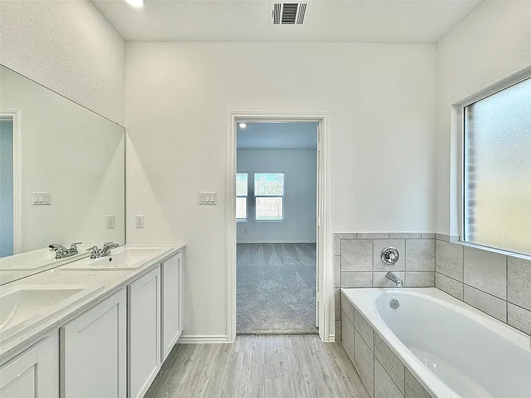 1316 Acorn Oak Dr — Photo 28