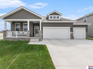 18503 Olive Cir, Omaha, NE 68136